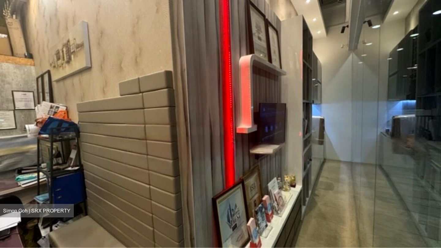 Jing Suites (D14), Shop House #456206161